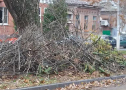 В октябре на улицах Новочеркасска убрали свыше 200 кубометров мусора