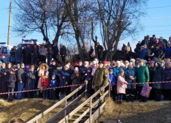 Более 1500 новочеркасцев приняли участие в крещенских купаниях