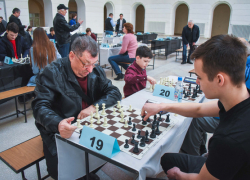 Новочеркасские политехники провели шахматный турнир памяти ректора Владимира Передерия