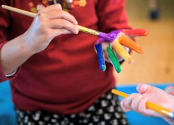 В Новочеркасске 2-летняя девочка наелась гуаши