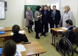 В новочеркасской школе открыли специальный класс для колясочников