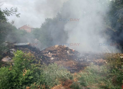 Одна из несанкционированных свалок Новочеркасска загорелась