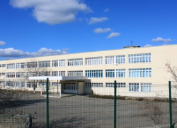 Директора новочеркасской школы оштрафовали за неоказанную медпомощь ученице