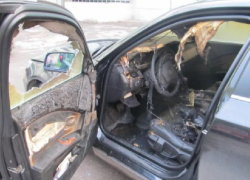 В Новочеркасске опять сожгли автомобиль