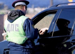 На праздники в Новочеркасске будут останавливать нетрезвых водителей и автомобили с тонировкой и грязными номерами