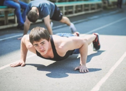 Студент из Новочеркасска смог отжаться 220 раз