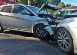 Невнимательный водитель устроил двойное ДТП в Новочеркасске