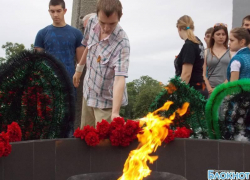 Митинг памяти и скорби по жертвам Великой Отечественной войны прошел у Кургана Славы в Новочеркасске