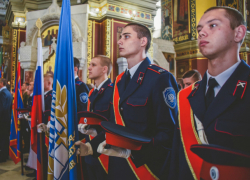 В Новочеркасске выпускники Платовской казачьей сотни получили офицерские чины