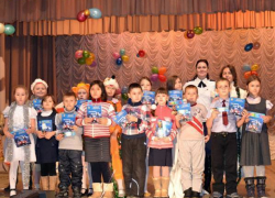 В Новочеркасске детям показали сказку о противопожарной безопасности 