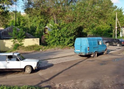 В Новочеркасске пьяный водитель разбил сразу четыре машины и скрылся