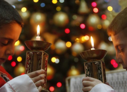 25 декабря в Новочеркасске католики оставляют свободное место за столом, а лютеране плетут рождественские венки