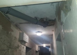 В Новочеркасске затопило многоквартирный дом