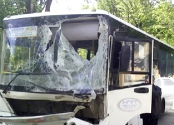 В Новочеркасске автобус столкнулся с грузовой «Газелью»