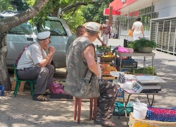 Новочеркасцев предупредили об опасности уличной торговли