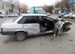 В Новочеркасске невнимательный водитель едва не погубил свою мать