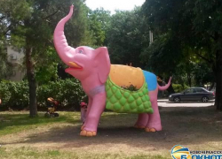 В Новочеркасске для Ростова отлили слона из бетона