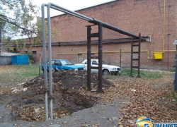 Новочеркасские коммунальщики отапливают улицу - платят за это пенсионеры