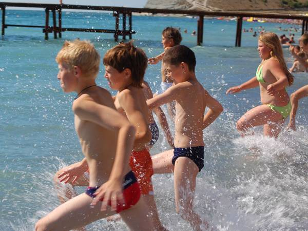 Жителям Новочеркасска возместят половину детской путевки на отдых в Крыму