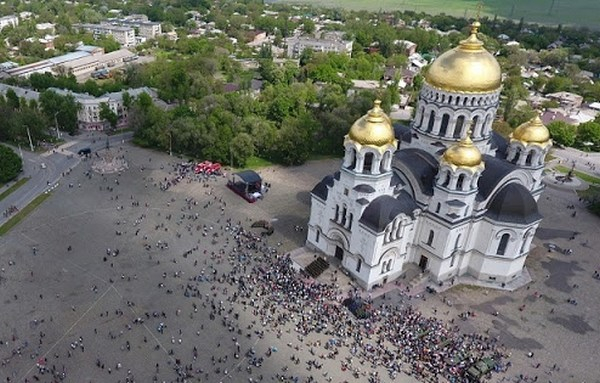 Соборная площадь города Новочеркасска