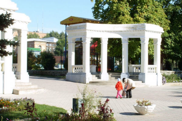 Сегодня в Александровском парке пройдет акция «Времена года в русской поэзии»