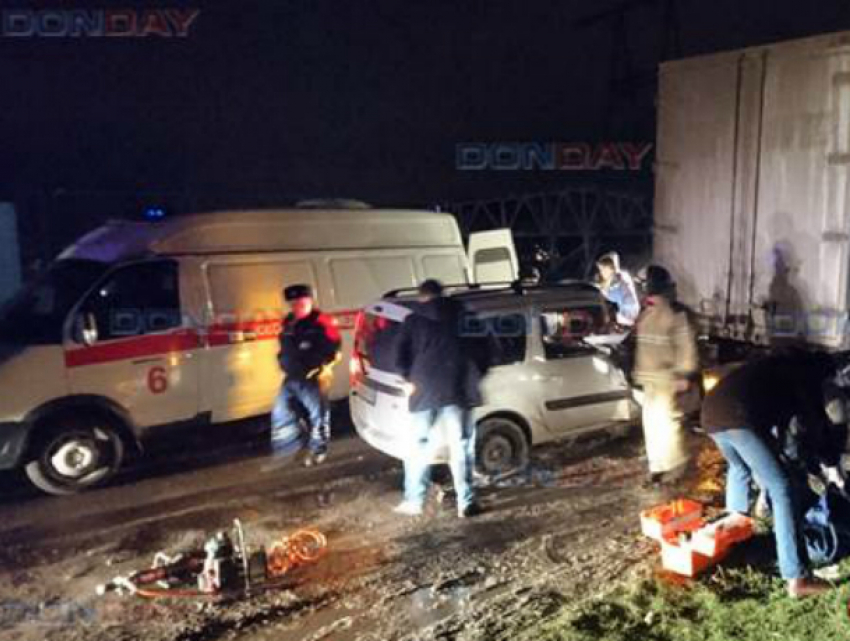 Пьяный водитель за рулем «Ларгуса» протаранил грузовик в Новочеркасске