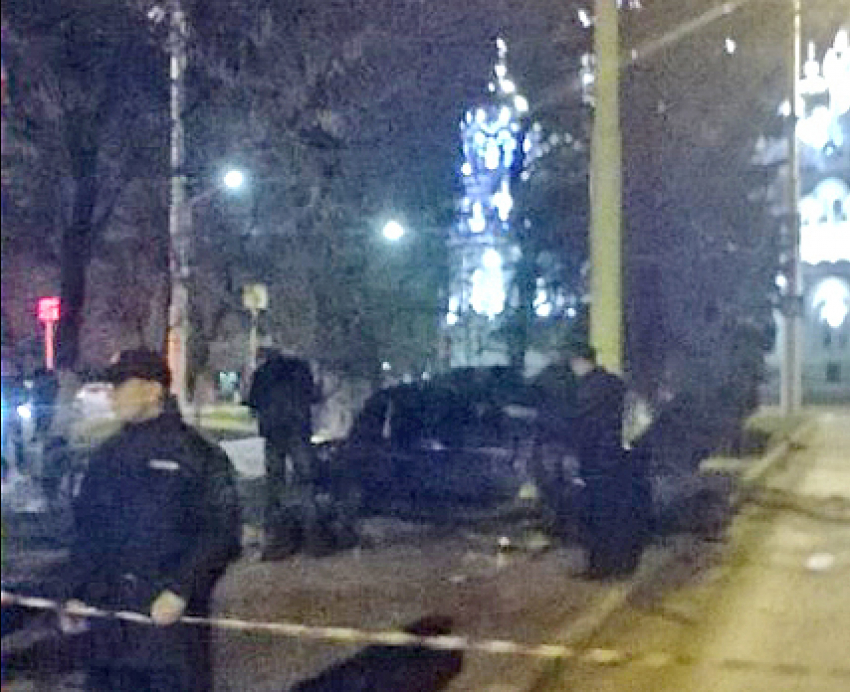В Новочеркасске «шестерка» влетела в столб - два человека погибли