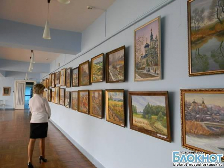 В Новочеркасске открылась выставка творческой группы «Мишкинские бугры»