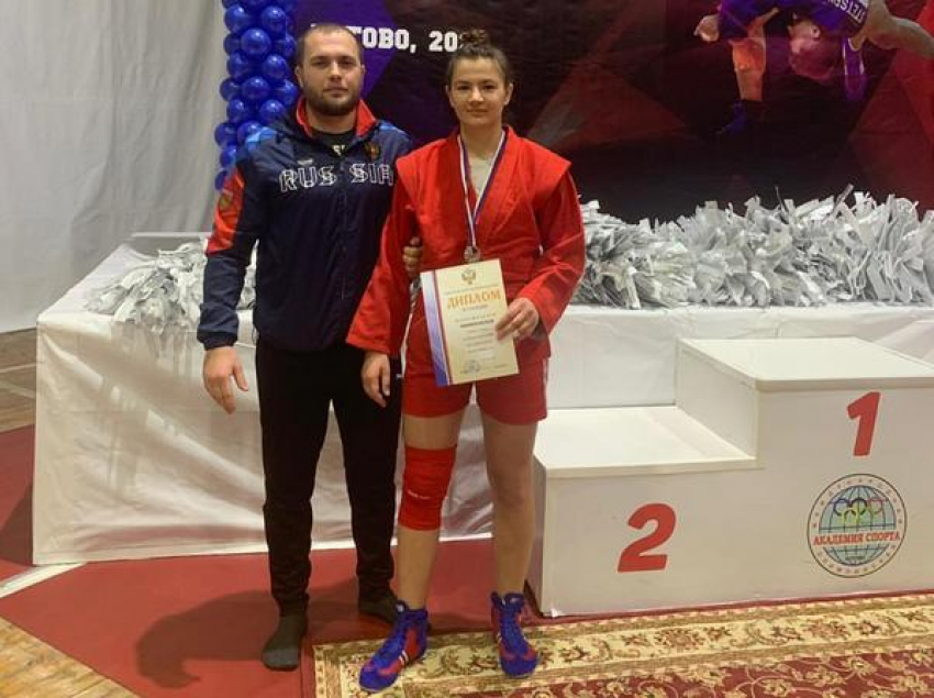 Спортсменка из Новочеркасска завоевала серебро первенства России среди юниоров