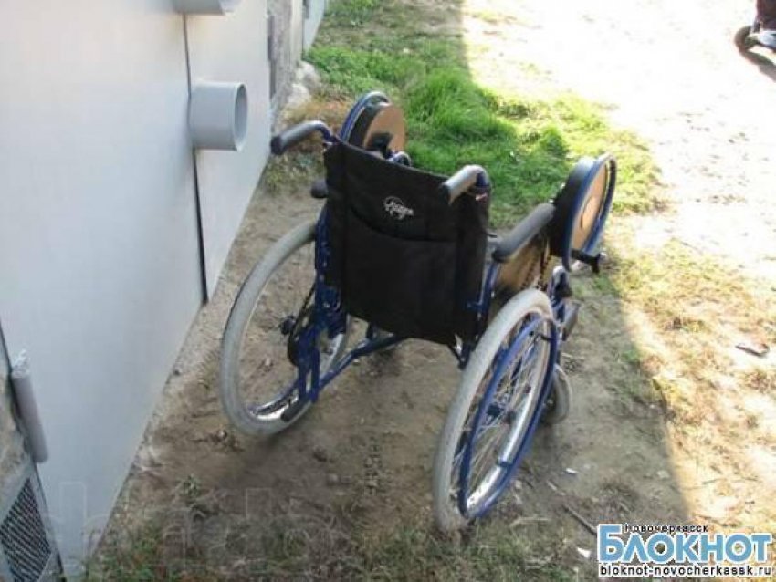 В Новочеркасске бомж напал с ножом на мужчину в инвалидной коляске