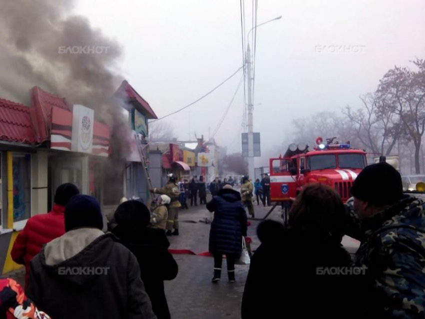 В Новочеркасске сгорел «Большой гамбургер»