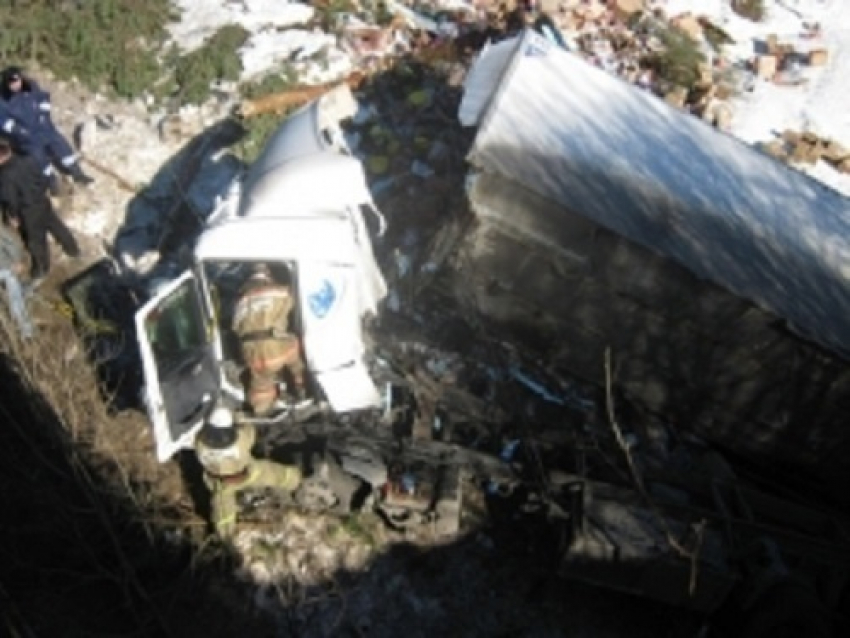 Новочеркасец заснул за рулем фуры и вылетел в кювет в Нижегородской области