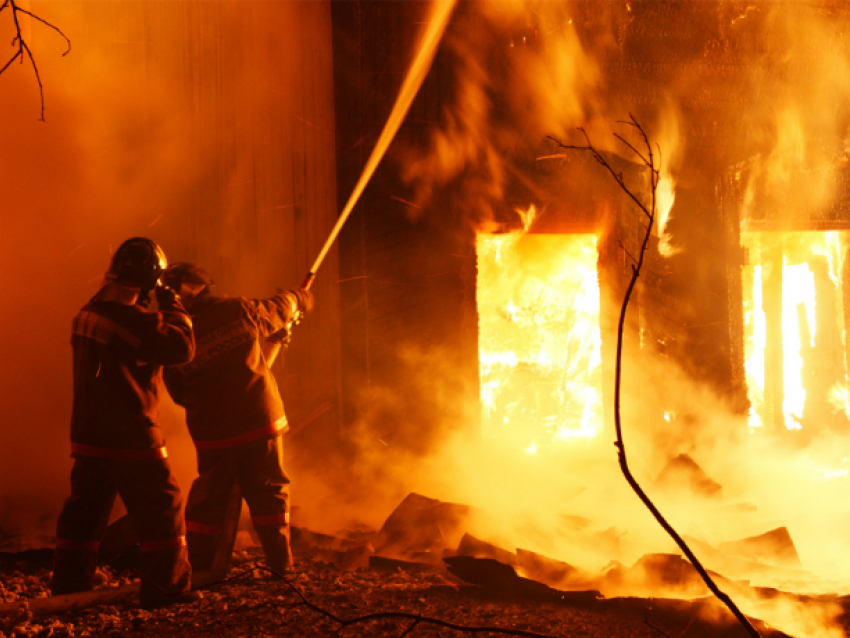 Страшный пожар в Новочеркасске в День влюбленных унес жизнь мужчины