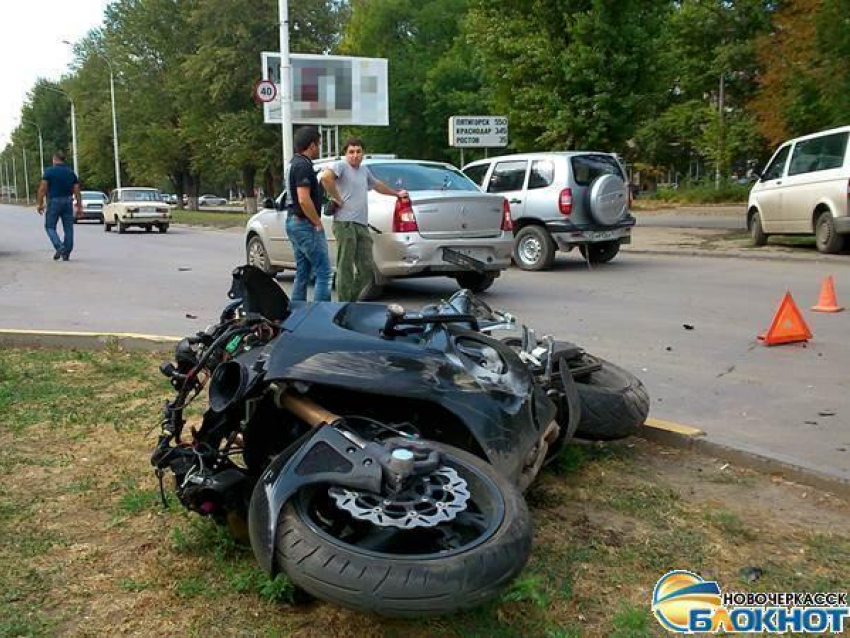 В Новочеркасске 19-летний мотоциклист едва не поплатился жизнью за лихачество