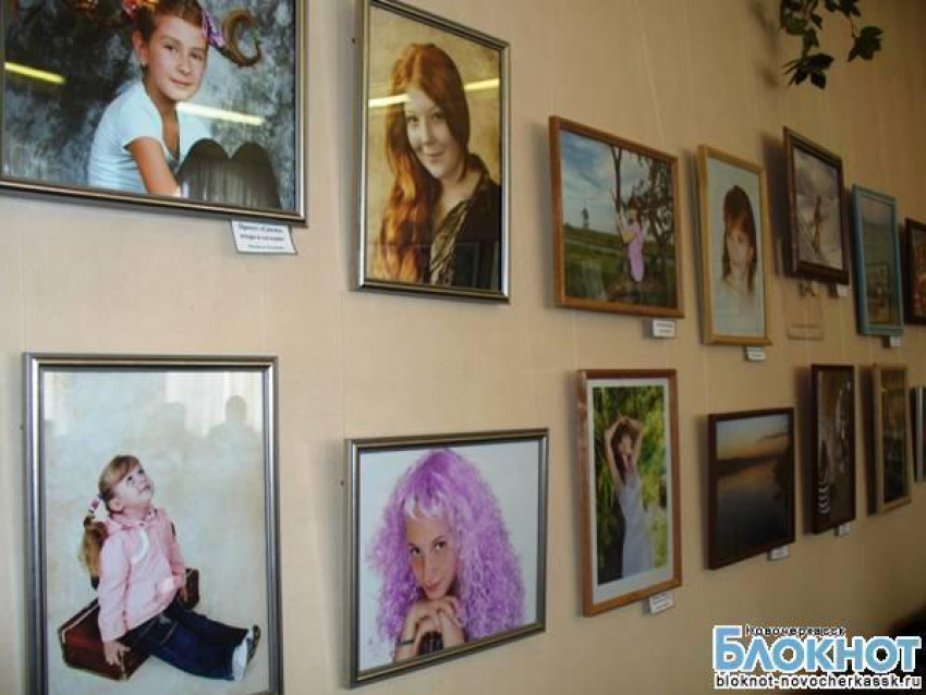 В Новочеркасске открылась фотовыставка женских портретов