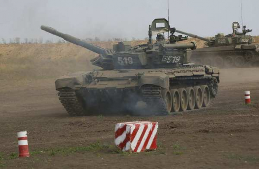 Иностранных инспекторов познакомят с вооружением танкового полка под Новочеркасском
