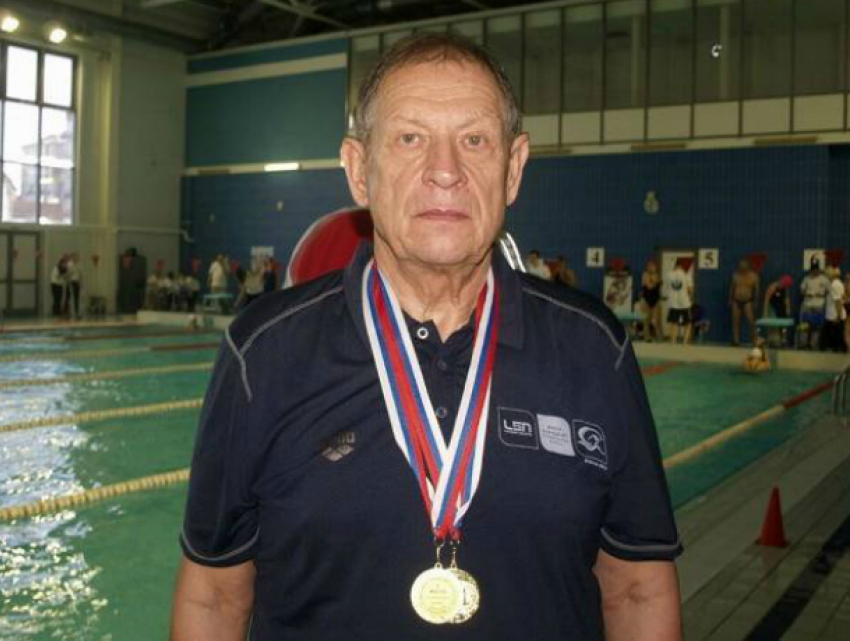 Тренер новочеркасской спортшколы стал призером  чемпионата Европы по плаванию среди ветеранов