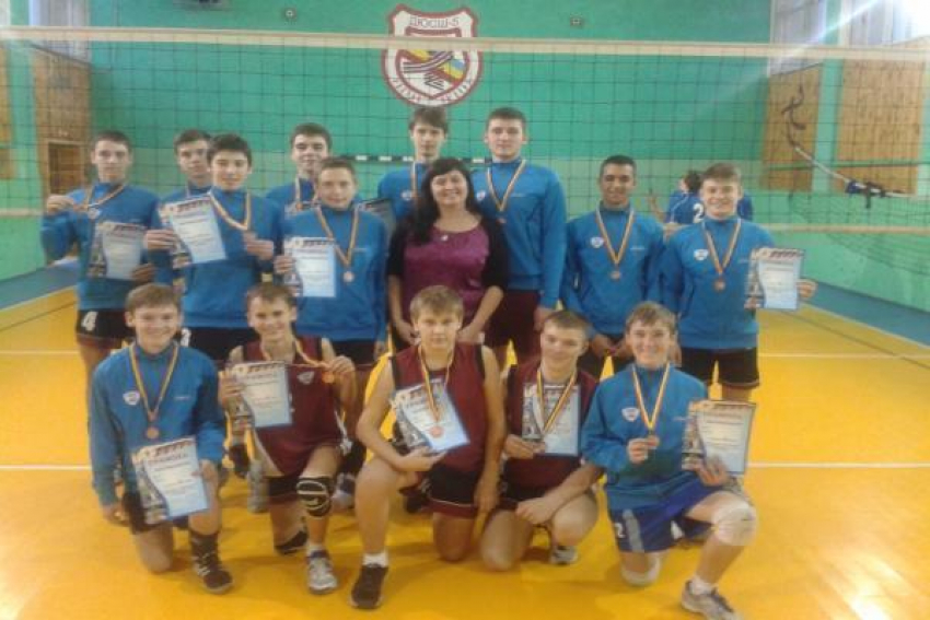 Новочеркасские волейболисты завоевали «бронзу"