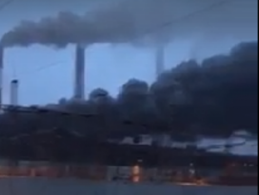 Вызвавший панику среди жителей Новочеркасска столб черного дыма, валившего из ГРЭС, оказался простым выбросом угольной пыли