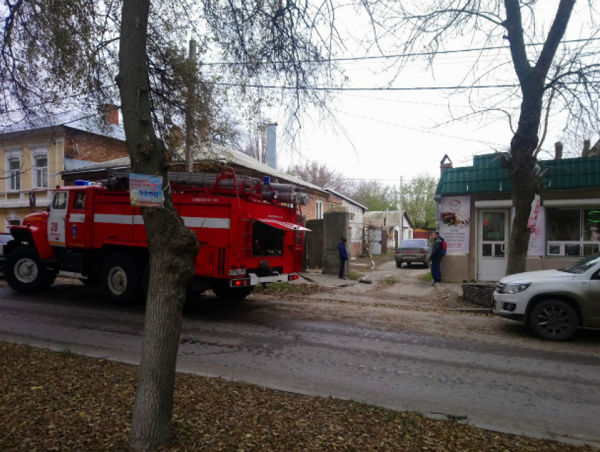 В центре Новочеркасска  пожарные трижды тушили один и тот же дом