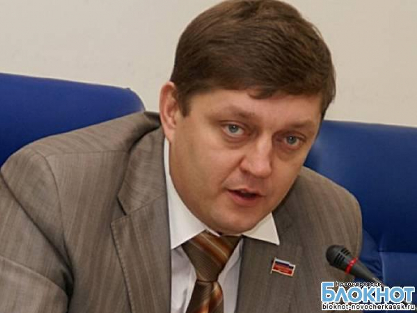 Депутат Госдумы Олег Пахолков обратился с заявлением о возбуждении уголовного дела в отношении Алексея Навального