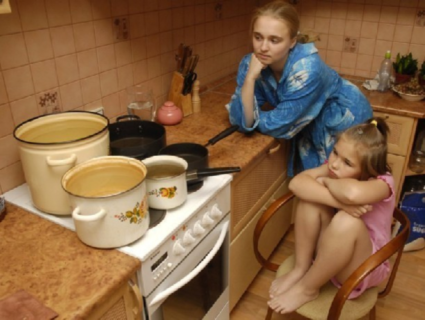 Жителям трех девятиэтажек в Новочеркасске «забыли» включить горячую воду