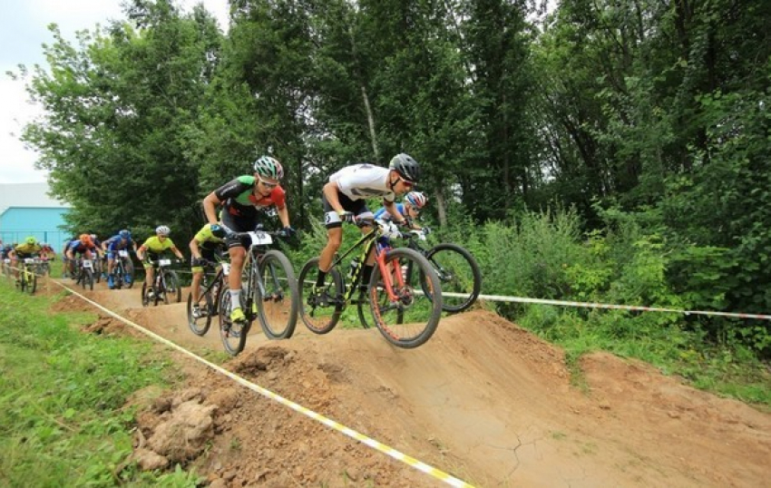 Пять наград завоевали велогонщики из Новочеркасска в соревнованиях по маунтинбайку