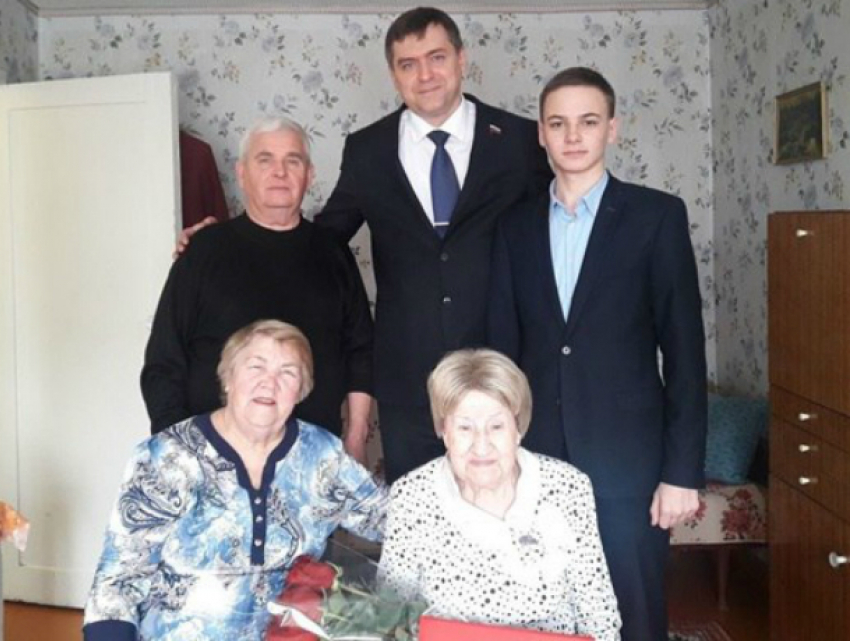 Ветеран из Новочеркасска Надежда Ковалева отметила 90-летие