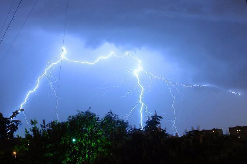 Главное управление МЧС по Ростовской области объявило штормовое предупреждение
