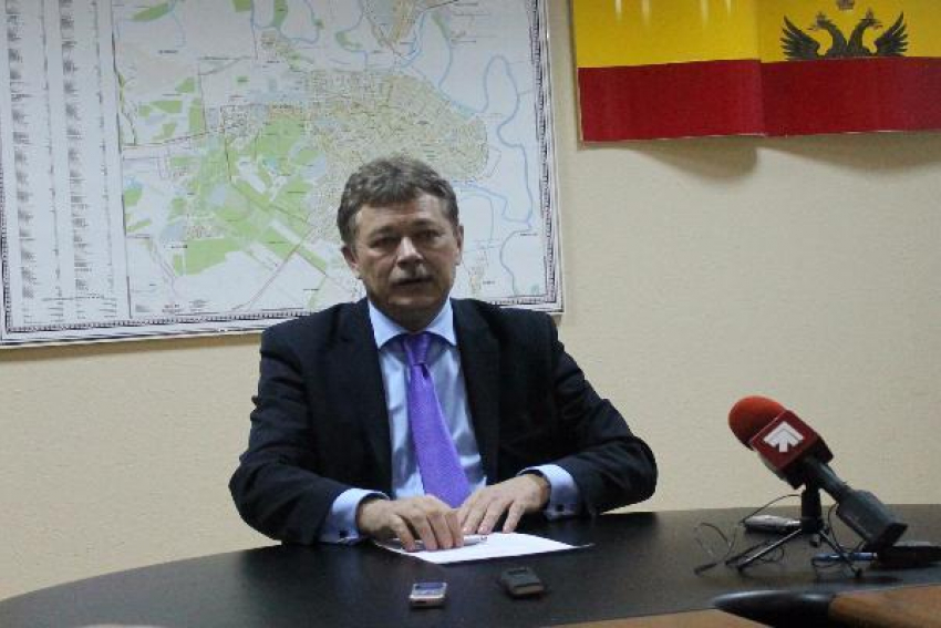 Мэр Новочеркасска отрицает факт нарушения закона чиновниками администрации