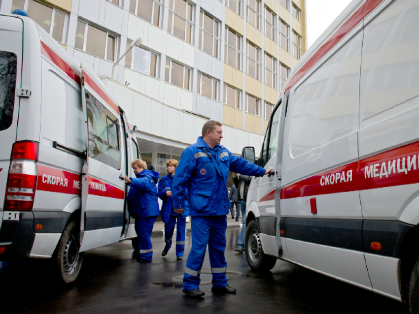 Перевозившая смертельно больного мужчину «скорая» попала в ДТП в Новочеркасске