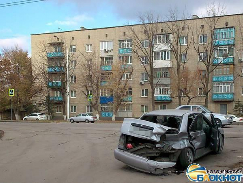 В больнице Новочеркасска после ДТП скончалась 88-летняя пассажирка автомобиля «Хендай»