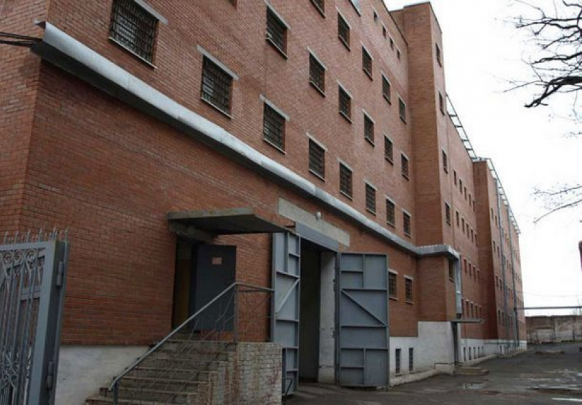 СИЗО Новочеркасска оштрафовали за антисанитарию и пожарную сигнализацию