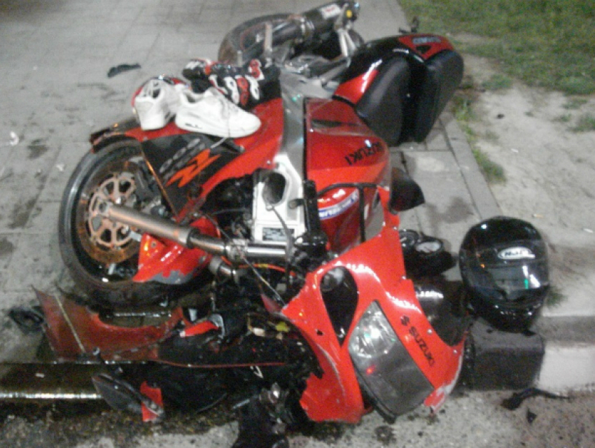 Мотоциклист скончался в скорой в результате ужасной аварии под Новочеркасском